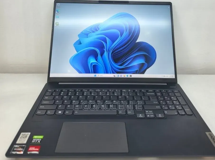 New Laptop Lenovo 16GB AMD Ryzen 7 SSD 512GB