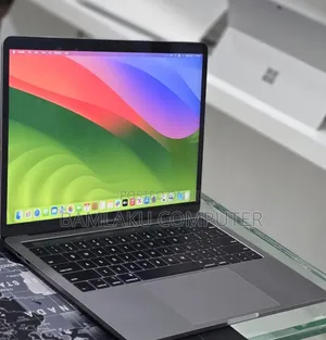 New Laptop Apple MacBook Pro 2020 M1 8GB Apple M1 SSD 256GB