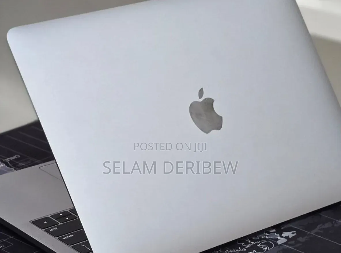New Laptop Apple MacBook Pro 2020 8GB Apple M1 Pro SSD 256GB