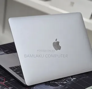 New Laptop Apple MacBook Pro 2022 M2 8GB Apple M2 SSD 512GB