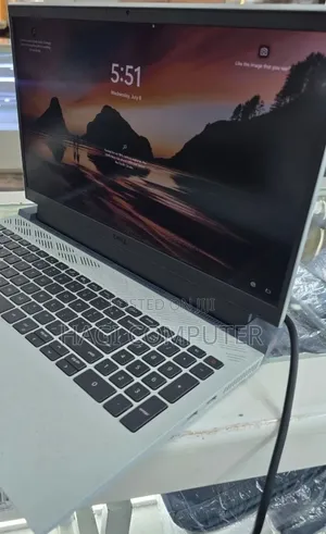 New Laptop Dell G15 5510 16GB Intel Core i7 SSD 512GB