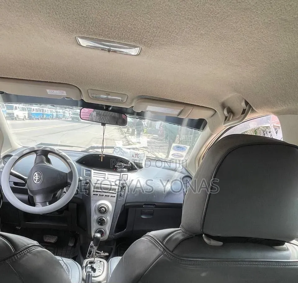 Toyota Yaris 2007 Pink