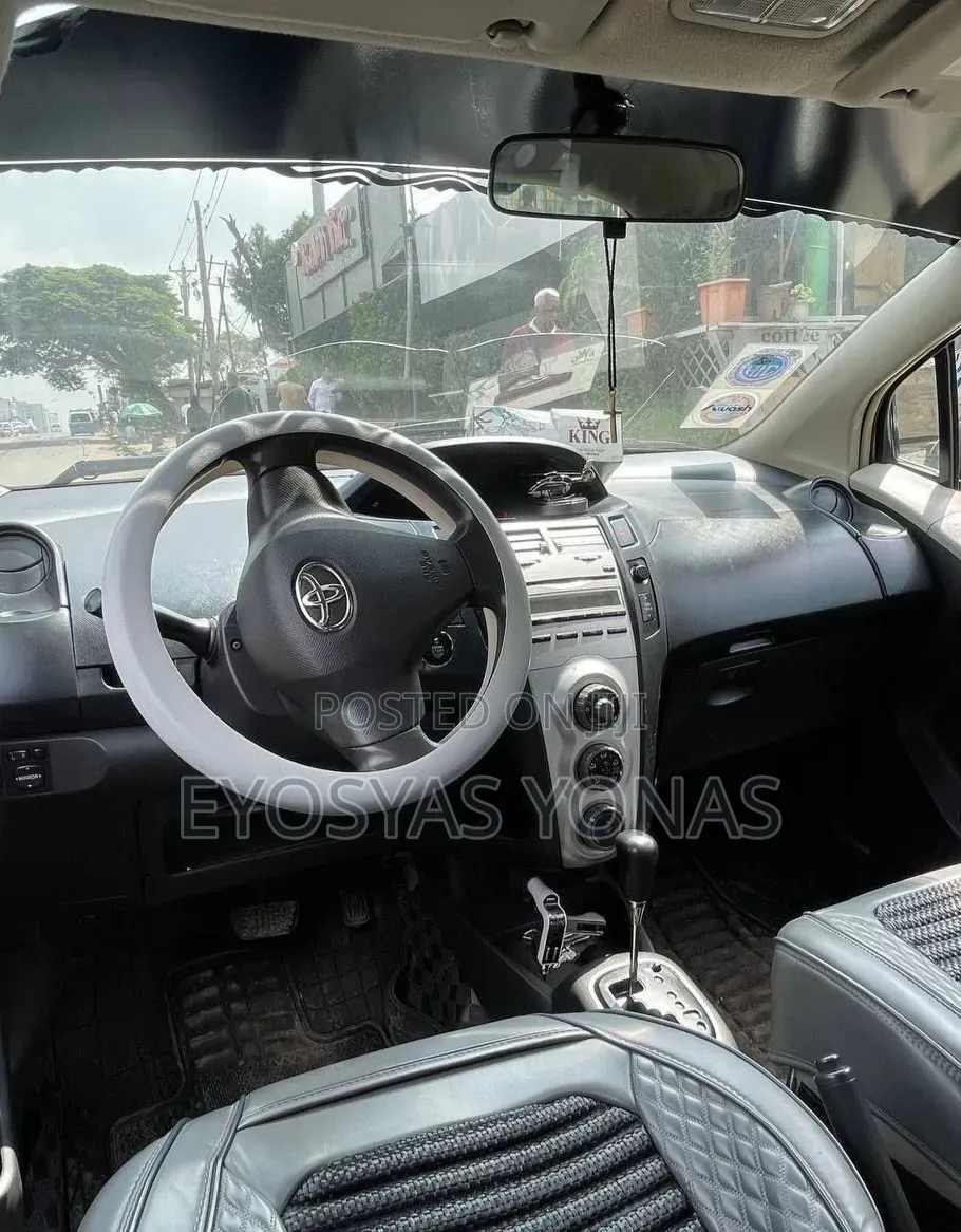 Toyota Yaris 2007 Pink