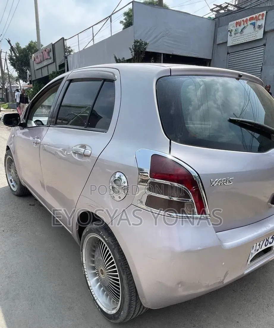 Toyota Yaris 2007 Pink