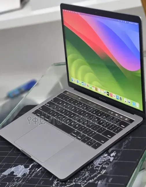 New Laptop Apple MacBook Pro 2020 8GB Intel Core i5 SSD 256GB
