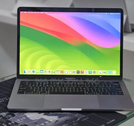 New Laptop Apple MacBook Pro 2020 8GB Intel Core i5 SSD 256GB
