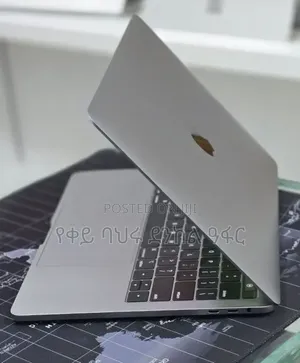 New Laptop Apple MacBook Pro 2020 8GB Intel Core i5 SSD 256GB