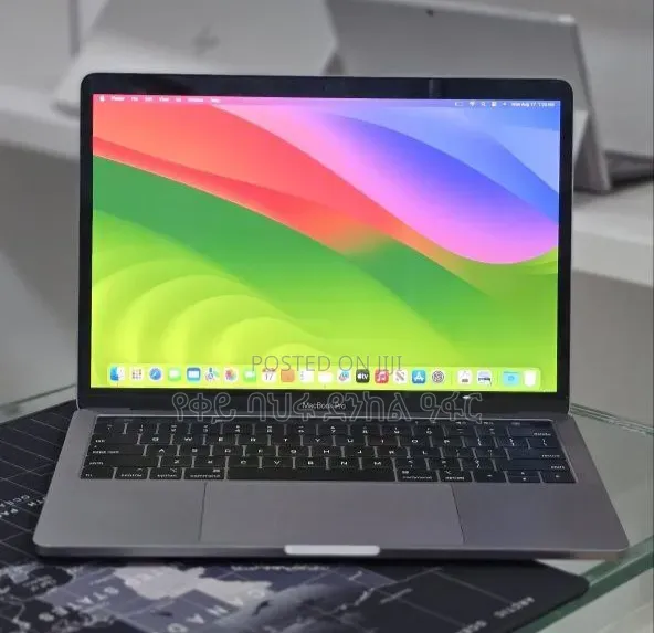 New Laptop Apple MacBook Pro 2020 8GB Intel Core i5 SSD 256GB