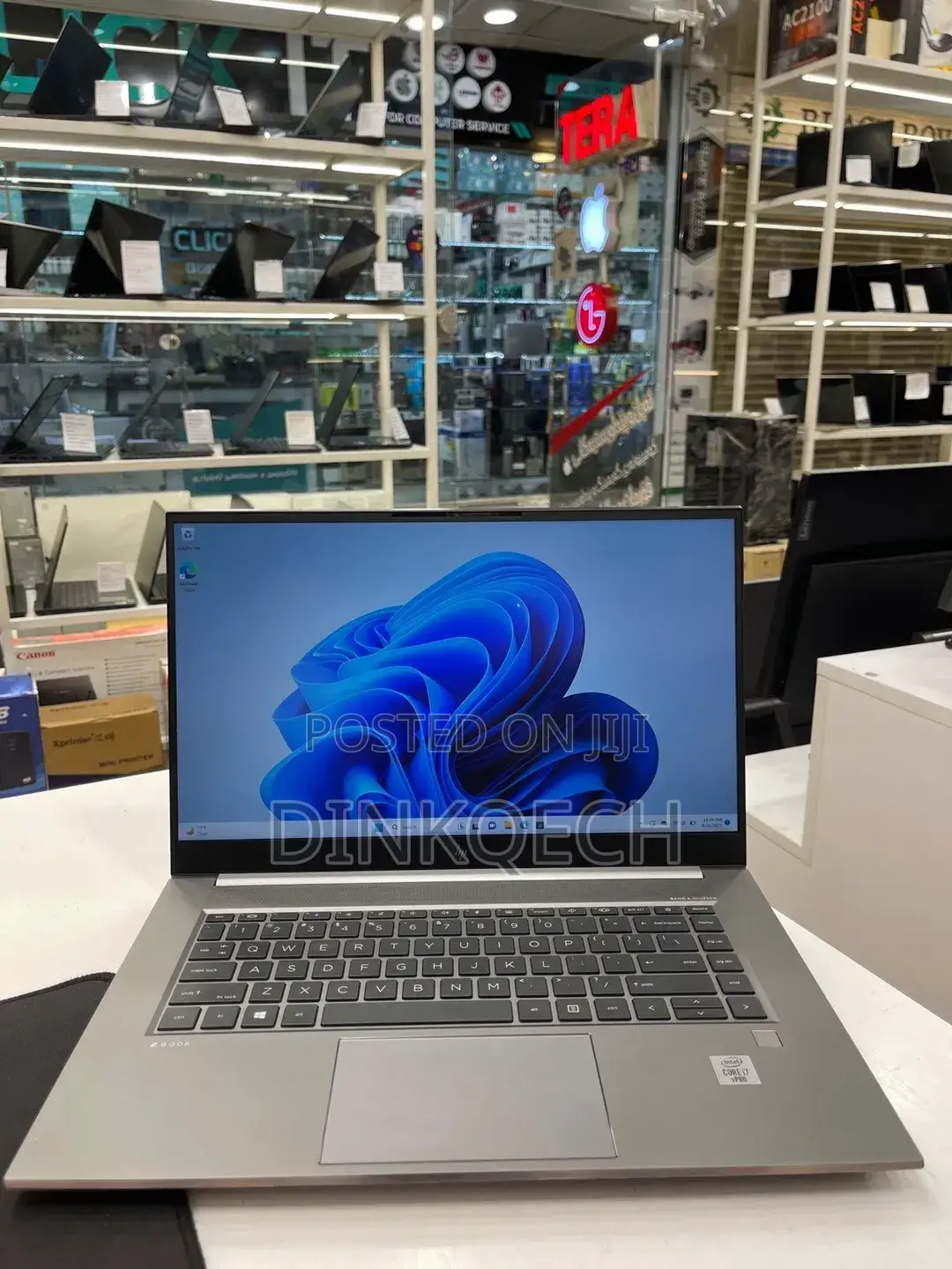 New Laptop HP ZBook Firefly 15 G7 16GB Intel Core i7 SSD 512GB