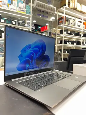 New Laptop HP ZBook Firefly 15 G7 16GB Intel Core i7 SSD 512GB