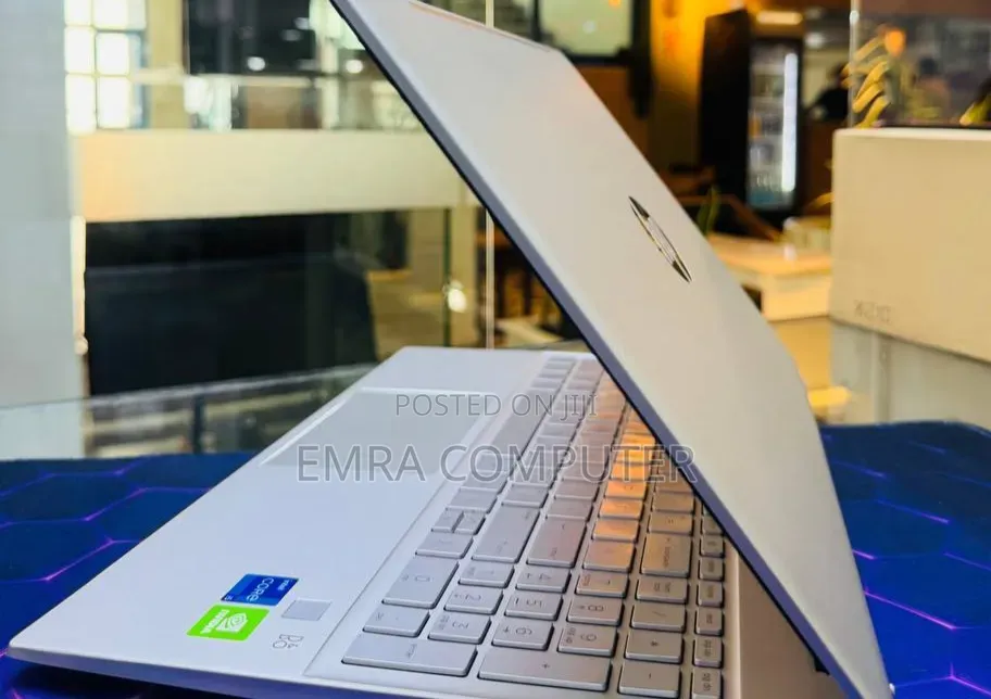 New Laptop HP 16GB Intel Core i5 SSD 512GB