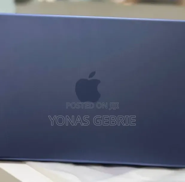 New Laptop Apple MacBook 8GB SSD 256GB