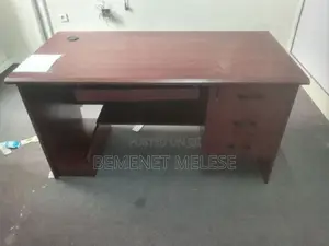 1:20 Office Table