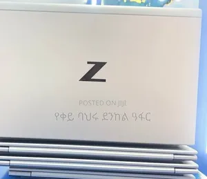 New Laptop HP ZBook Firefly G8 16GB Intel Core i7 SSD 512GB