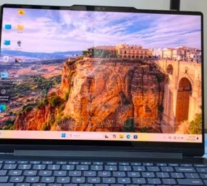 New Laptop Lenovo Yoga 9 16GB Intel Core Ultra 7 SSD 1T