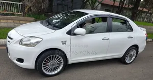 Toyota Yaris 2008 White