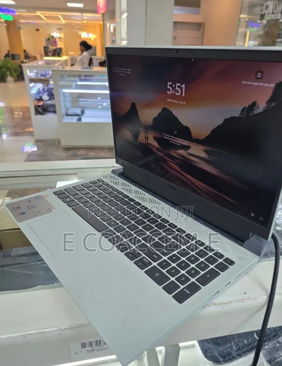 New Laptop Dell 16GB Intel Core i7 SSD 512GB