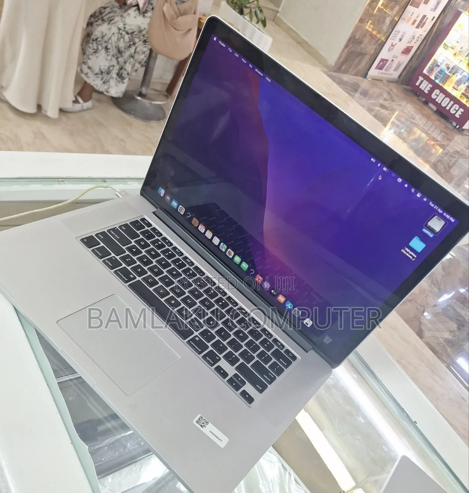 New Laptop Apple MacBook Pro 2015 16GB Intel Core i7 SSD 256GB