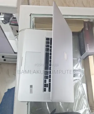 New Laptop Apple MacBook Pro 2015 16GB Intel Core i7 SSD 256GB
