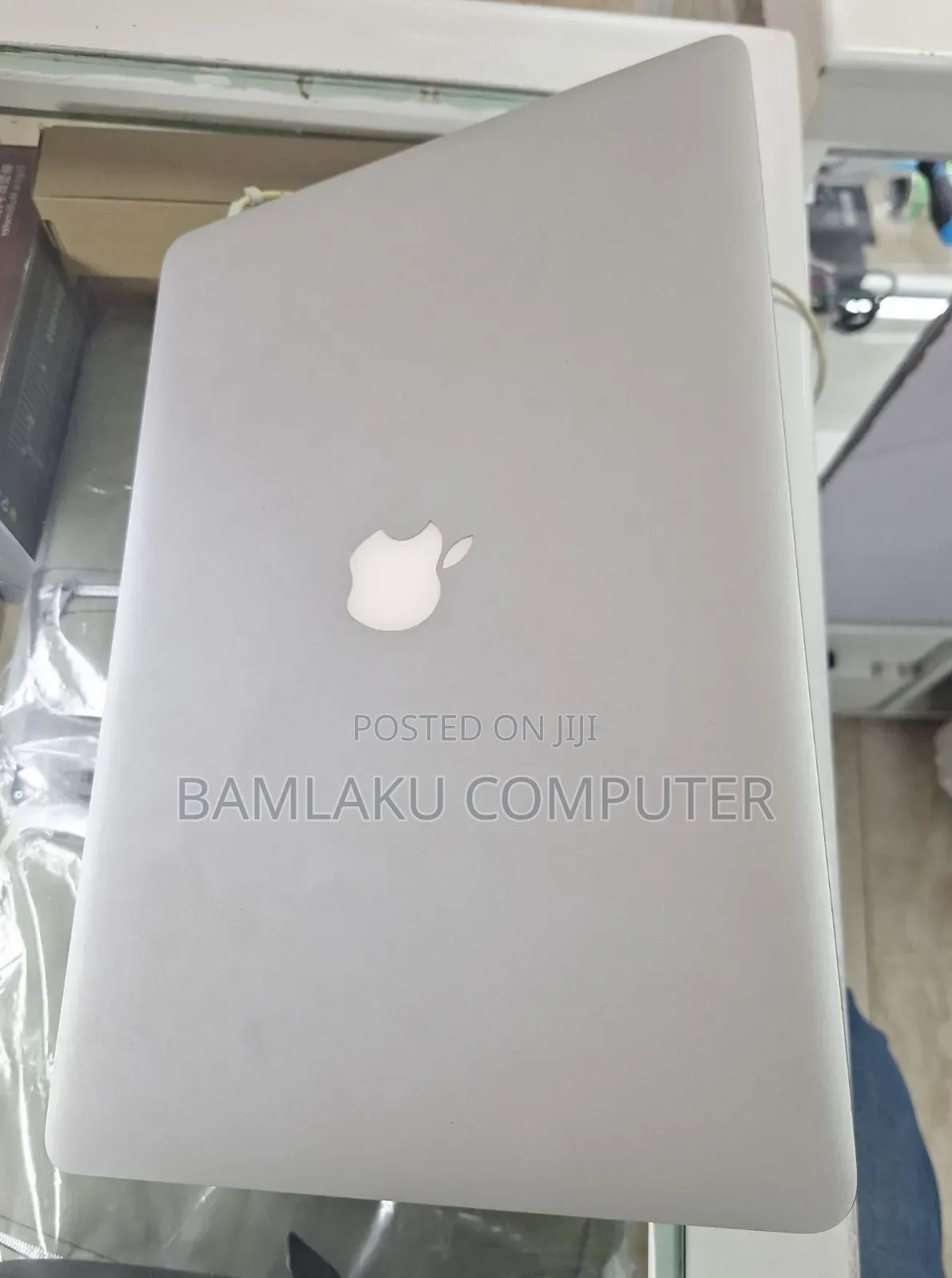 New Laptop Apple MacBook Pro 2015 16GB Intel Core i7 SSD 256GB