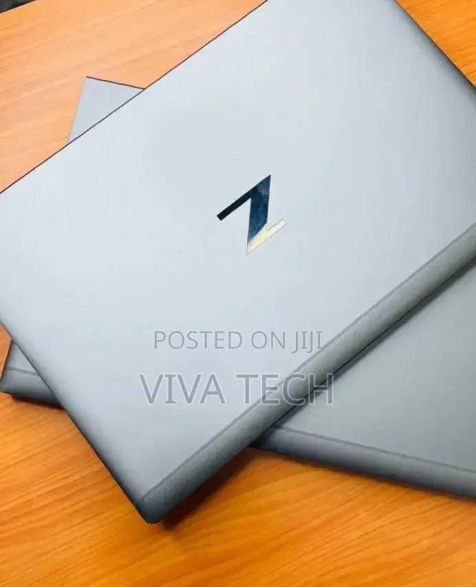 New Laptop HP ZBook Firefly G8 16GB Intel Core i7 SSD 512GB