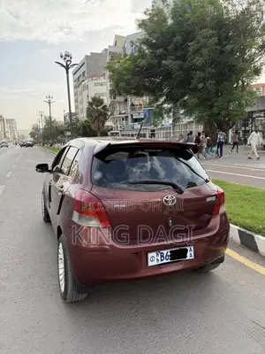 Toyota Yaris 2010 Burgundy