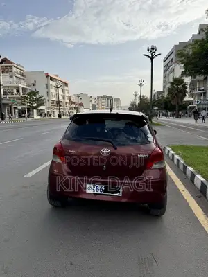 Toyota Yaris 2010 Burgundy
