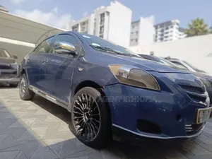 Toyota Belta 2006