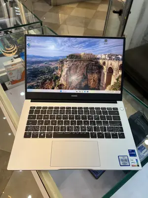 New Laptop Huawei 16GB Intel Core i7 SSD 512GB