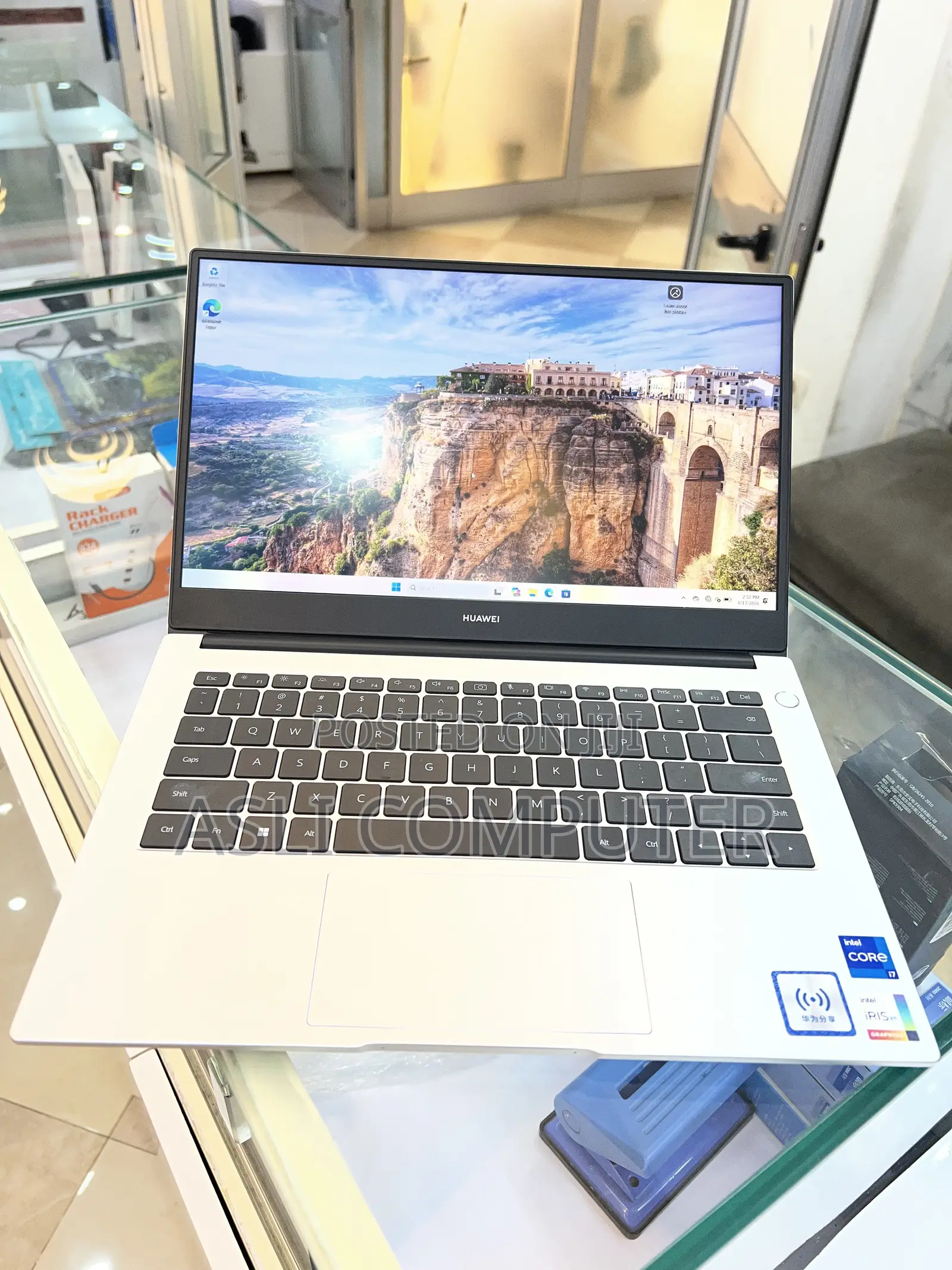 New Laptop Huawei 16GB Intel Core i7 SSD 512GB