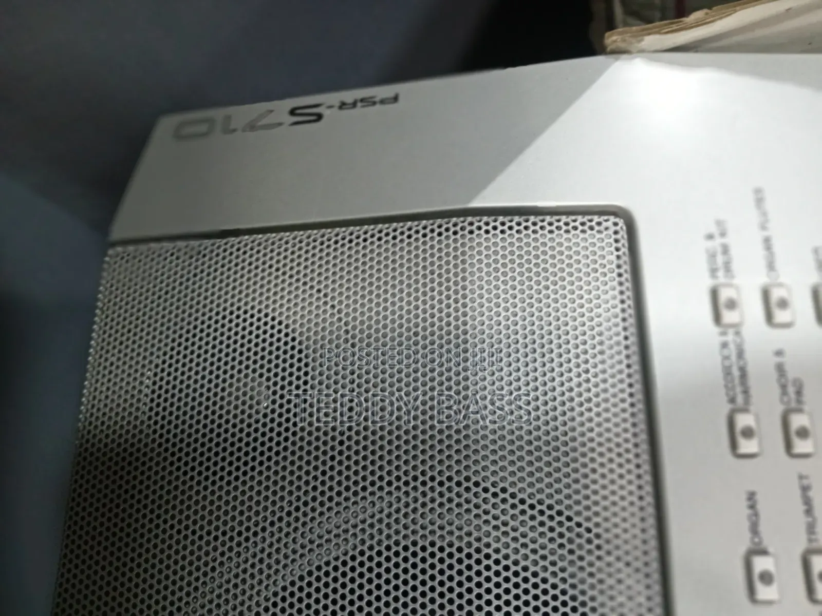 Yamaha PSR 710