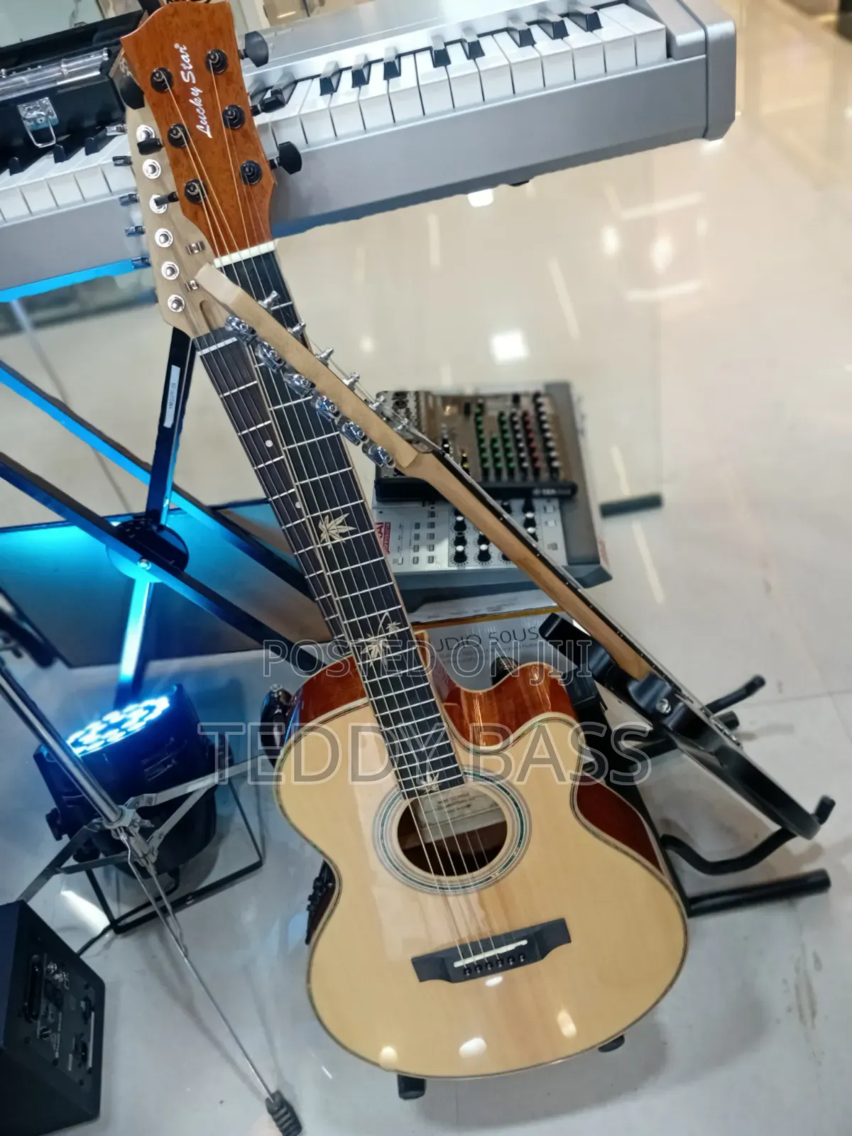 Box Guitar