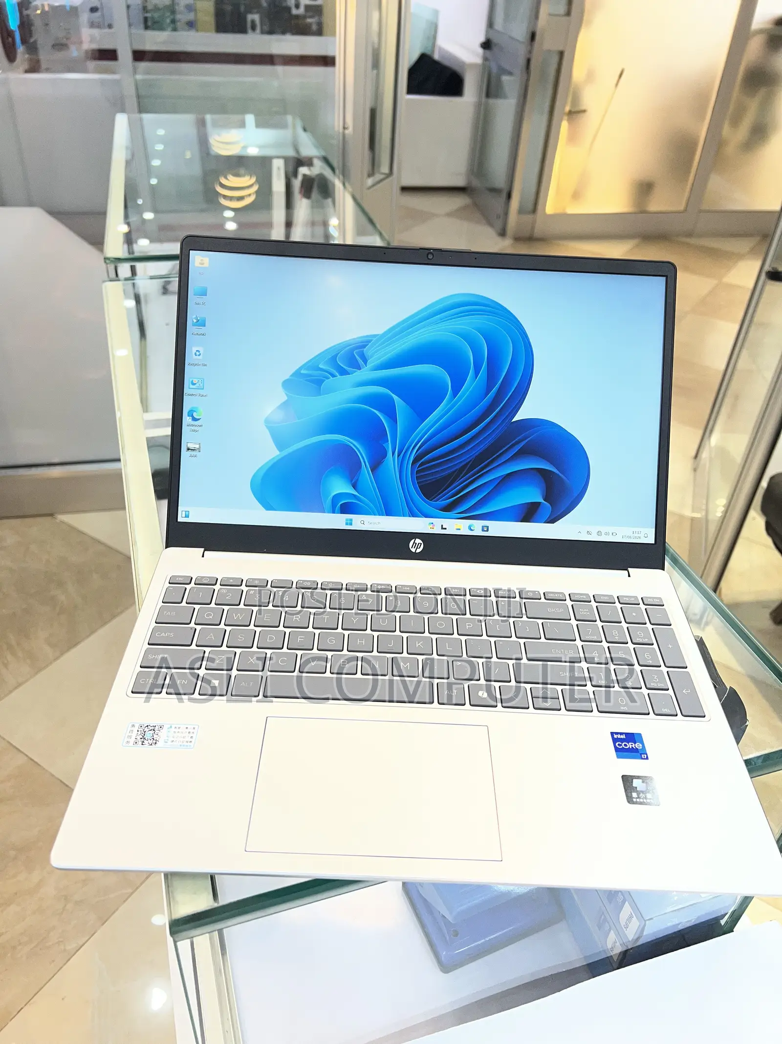 New Laptop HP Stream Notebook 16GB Intel Core i7 SSD 1T