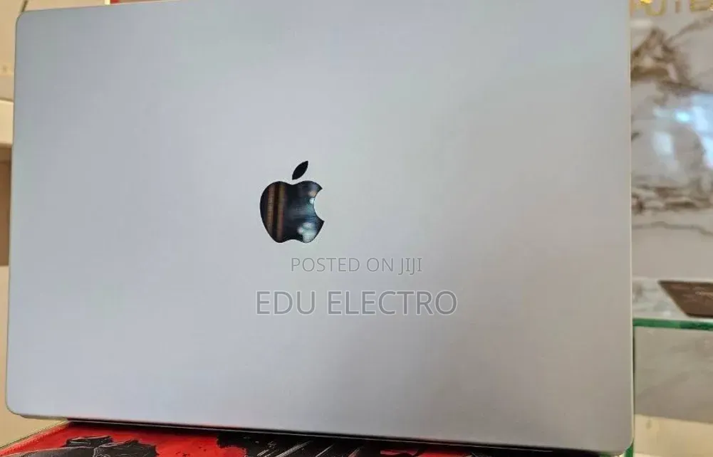 New Laptop Apple MacBook Pro 2021 M1 16GB Apple M1 Pro SSD 512GB