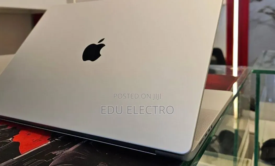 New Laptop Apple MacBook Pro 2021 M1 16GB Apple M1 Pro SSD 512GB