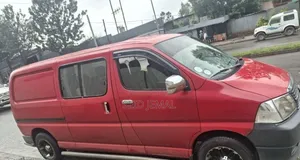 Toyota HiAce 2011 Red
