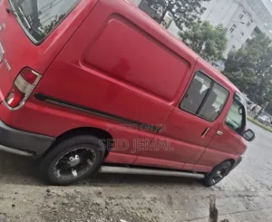Toyota HiAce 2011 Red