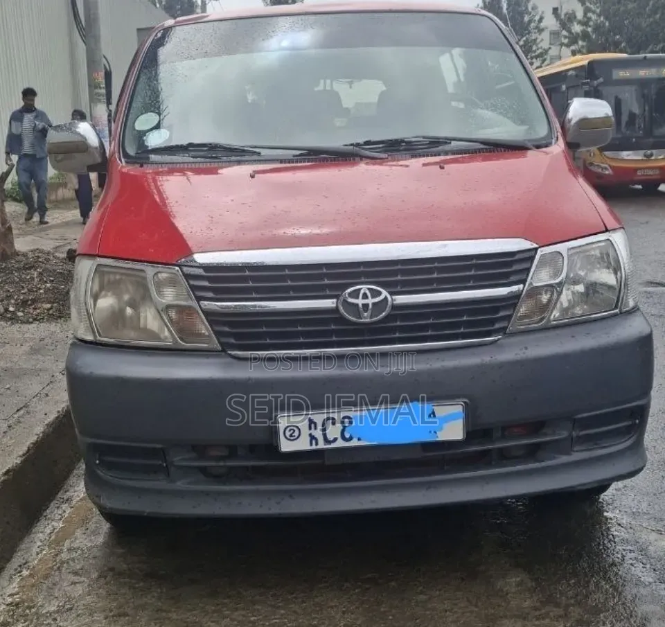 Toyota HiAce 2011 Red