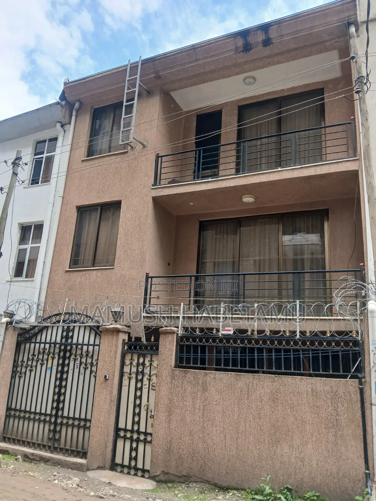 Furnished 7bdrm House in 94ማህበር, Nifas Silk-Lafto for sale