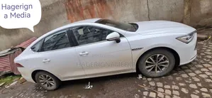BYD Qin Plus DM-i 2025 White