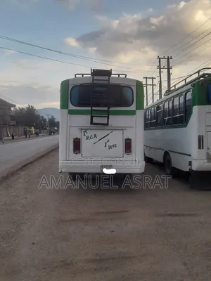 Isuzu NMR 2003 White