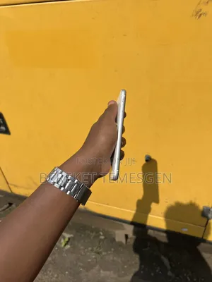 Apple iPhone 11 64 GB White