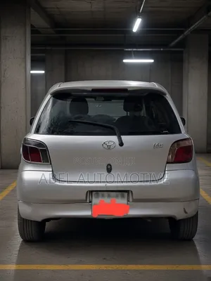 Toyota Vitz 2001 Silver
