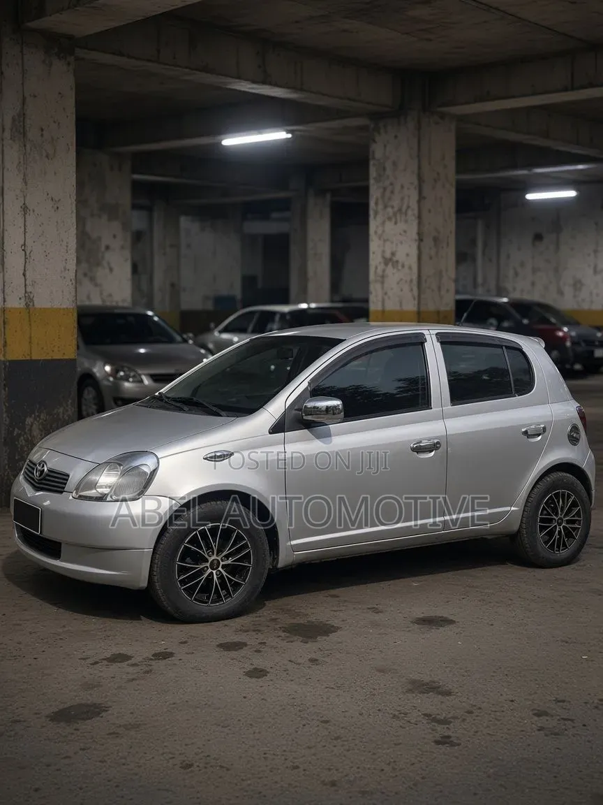 Toyota Vitz 2001 Silver