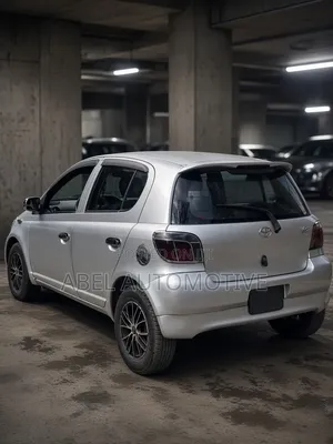 Toyota Vitz 2001 Silver