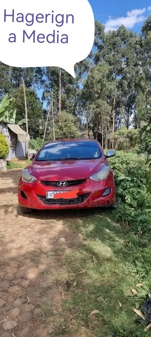 Hyundai Elantra 2012 Red