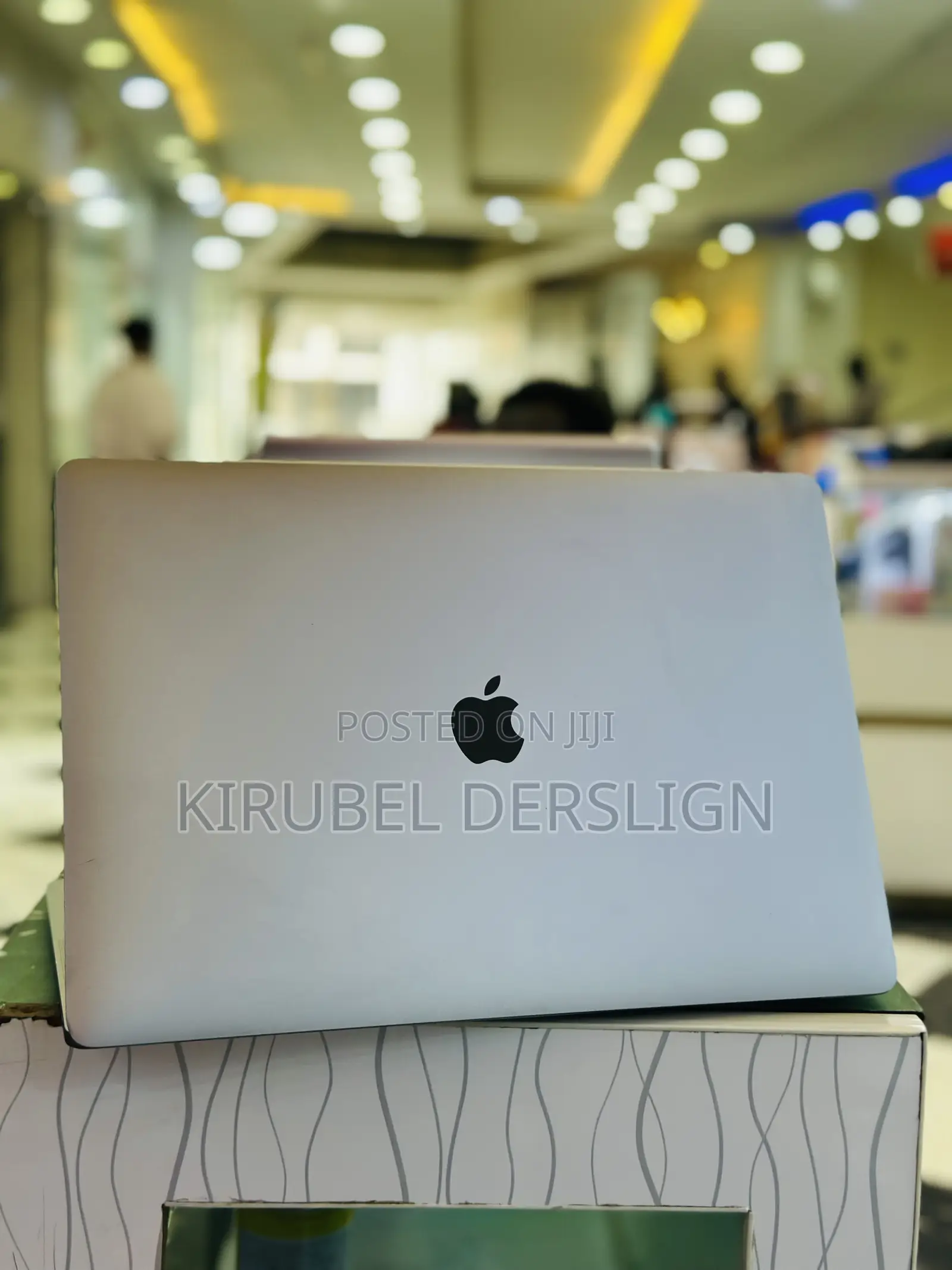 New Laptop Apple MacBook Pro 2019 32GB Intel Core i9 SSD 512GB