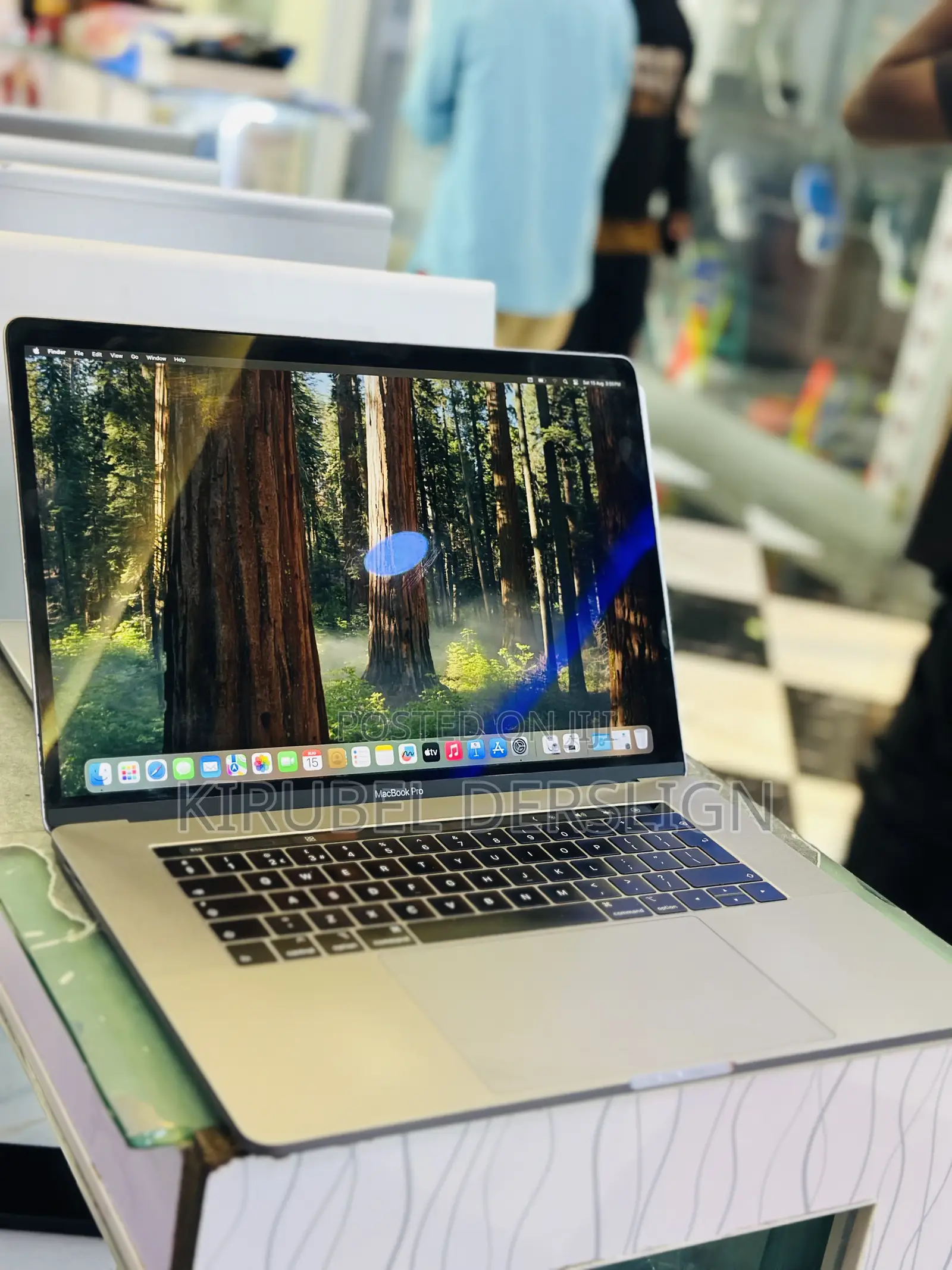 New Laptop Apple MacBook Pro 2019 32GB Intel Core i9 SSD 512GB
