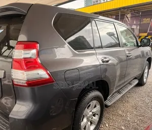 Toyota Land Cruiser Prado 2014 Gray