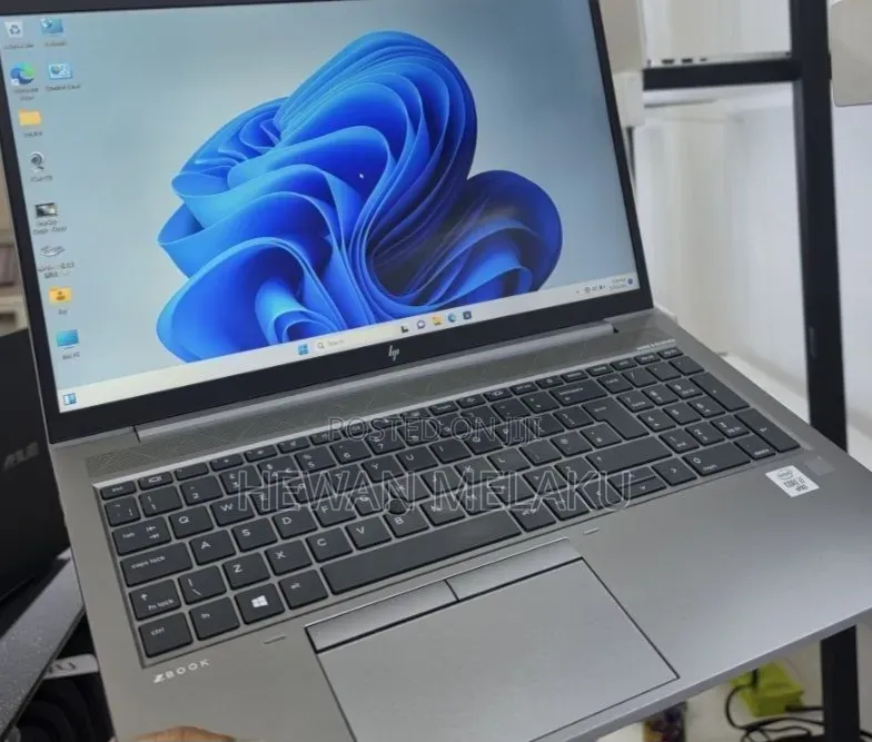 New Laptop HP ZBook 15 16GB Intel Core i7 SSD 512GB